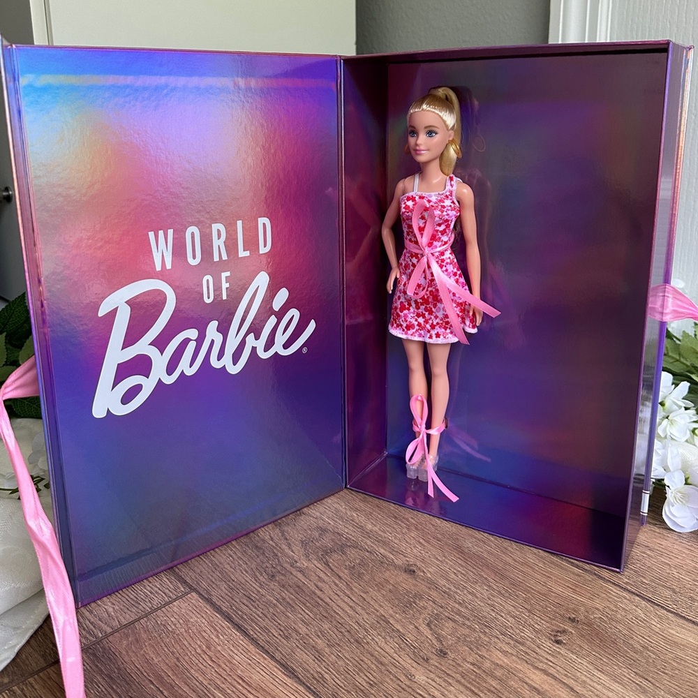 Mattel World of Barbie "Build It Experience" Barbie Doll in Collectible Box